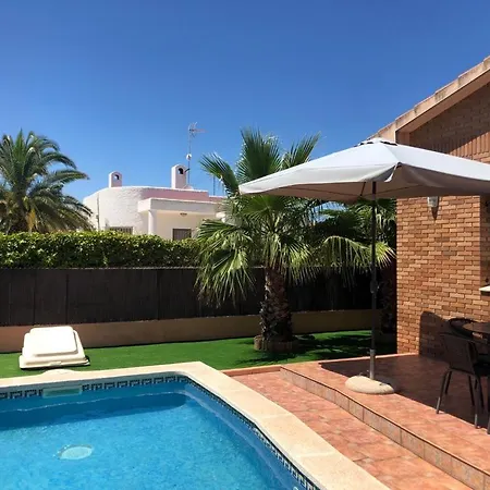 Holiday home Casa Mª Angeles *