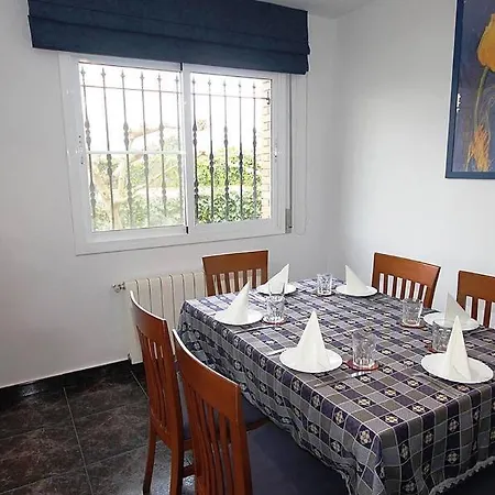 Casa Mª Angeles *