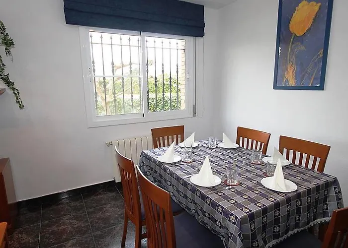 Casa Mª Angeles *